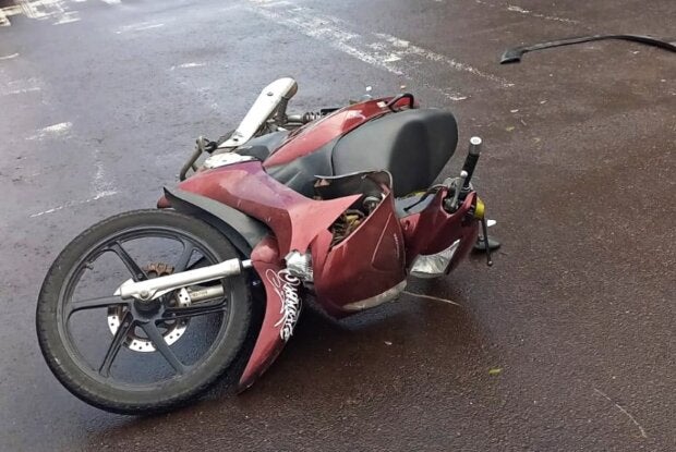 Motociclista fica ferido após colisão entre Biz e SVU na Zona I de Umuarama