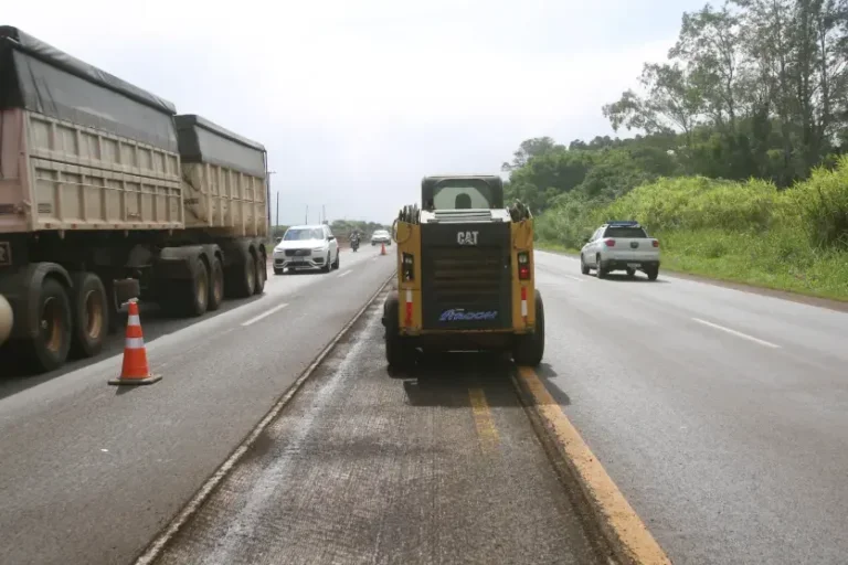 Obras na PR-323 e BR-272 alteram o trânsito nesta sexta-feira; veja os trechos
