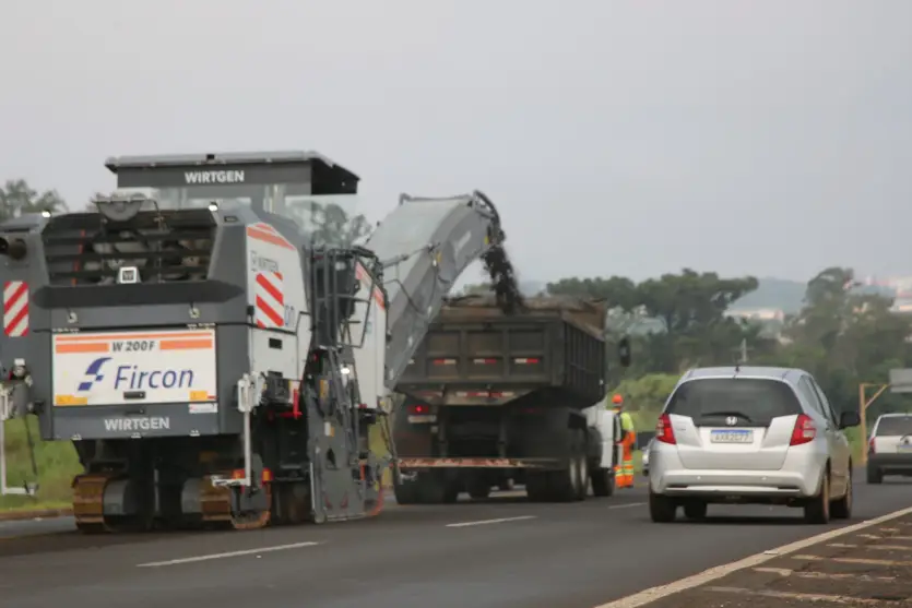 Obras na PR-323 e BR-272 alteram o trânsito nesta terça-feira; veja os trechos afetados