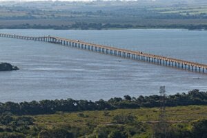 Ponte Ayrton Senna, entre Guaíra, no Paraná, e o Mato Grosso do Sul.