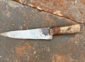 PM prende idoso após agressão e ameaça com faca contra mulher em Douradina