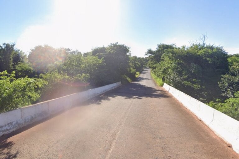 Ponte sobre o rio Piava, entre Douradina e Maria Helena.