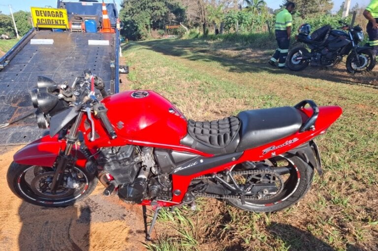 Casal fica ferido após acidente de moto na rodovia PR-323, entre Cafezal do Sul e Iporã