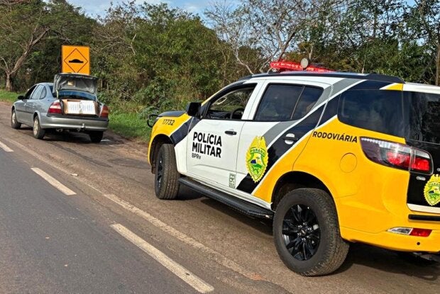 PRE apreende carga de cigarros contrabandeados em veículo de Cruzeiro do Oeste