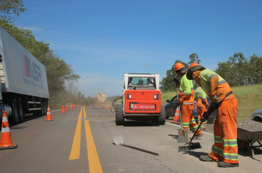 Semana começa com dezenas de frentes de trabalho nas rodovias da região; veja os trechos