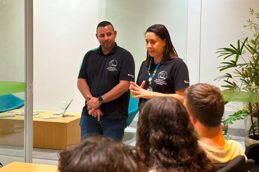 Sicoob Arenito recebe visita de pacientes do instituto que atende autistas em Umuarama