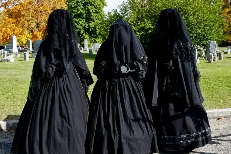 ‘Três viúvas’ no velório: mulher descobre que companheiro mantinha outras namoradas