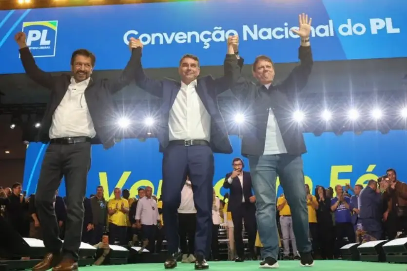 Um dia após oficializar Flávio Bolsonaro, PL ainda busca candidato a vice para a chapa