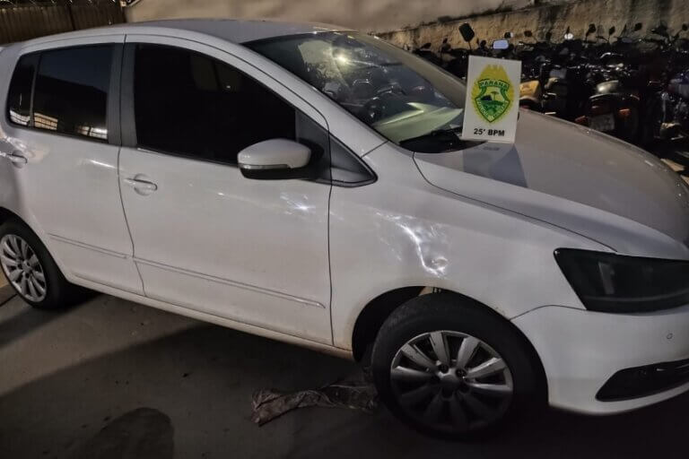 Carro clonado apreendido pela PM.