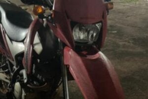 Motocicleta envolvida em atropelamento em Francisco Alves.