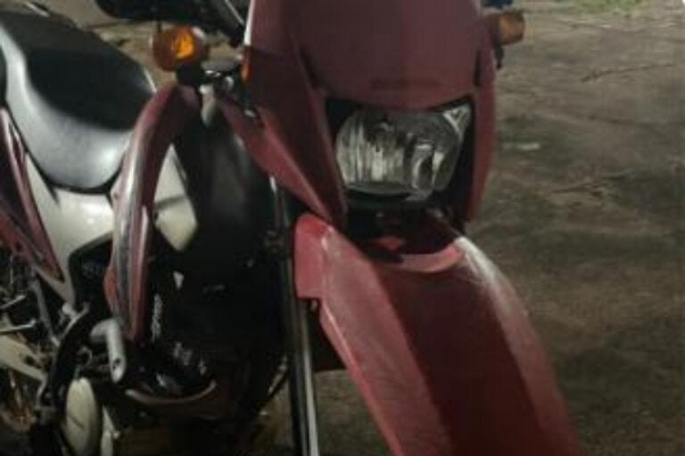 Motocicleta envolvida em atropelamento em Francisco Alves.
