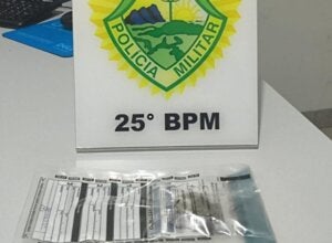 Porção de maconha apreendida na nova Rodoviária de Umuarama.