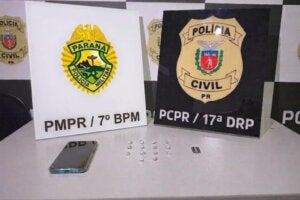 Drogas e celular apreendido com dupla em Tapejara.
