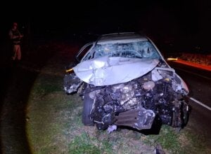 Fiat Toro destruída após colisão na PR-182