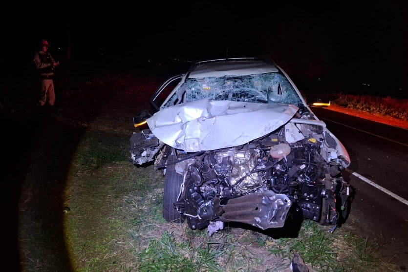 Fiat Toro destruída após colisão na PR-182
