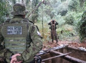 Momentos antes de explosão de bunker em Icaraíma.