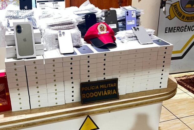 Carga de 480 iPhones apreendidas pela PRE.