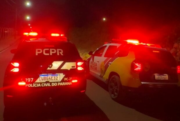 Viaturas da PCPR e PM.