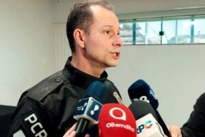 Delegado Izaías Cordeiro de Lima, da 7ª SDP, durante coletiva de imprensa.