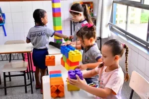Alunos de CMEI em Umuarama.