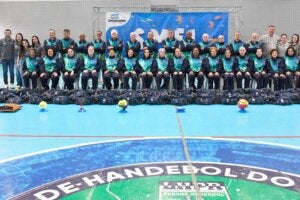 Atletas dos Jogos do Idoso da equipe de Umuarama.