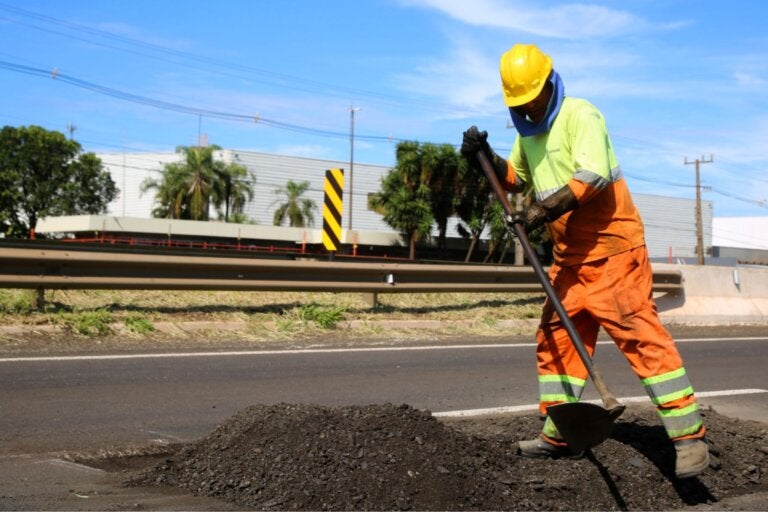 Rodovia PR-323 terá intervenções e operação Pare e Siga nesta terça; confira os trechos