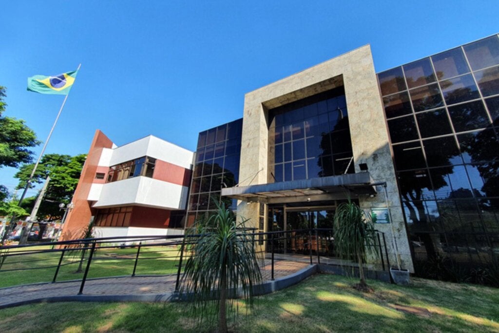 Câmara de Maringá prepara concurso com vagas para níveis básico, médio e superior