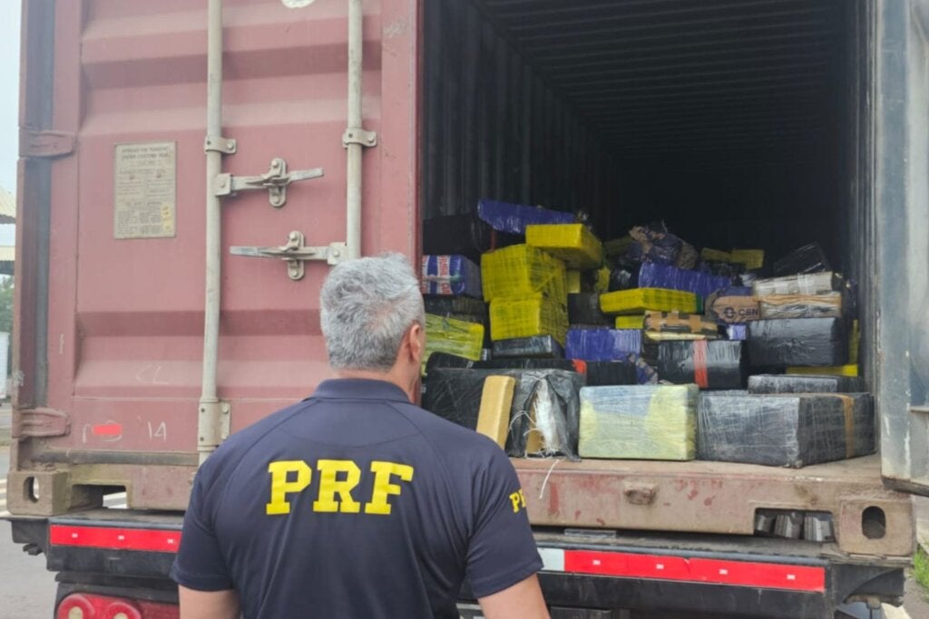 PRF apreende quase 6,8 toneladas de maconha na maior apreensão de 2026 no Paraná