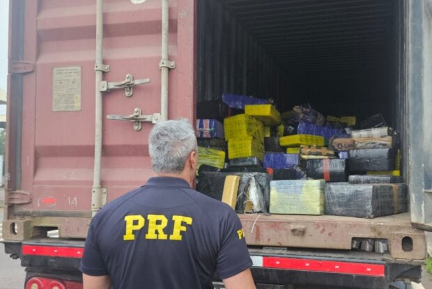 PRF apreende quase 6,8 toneladas de maconha na maior apreensão de 2026 no Paraná