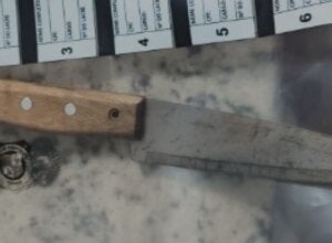 Marido é preso após agredir esposa e filha e persegui-las com faca em Altônia