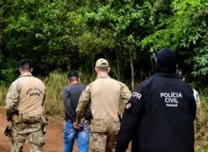 Vídeo mostra prisão em Umuarama de suspeito de ajudar a ocultar corpos de primas