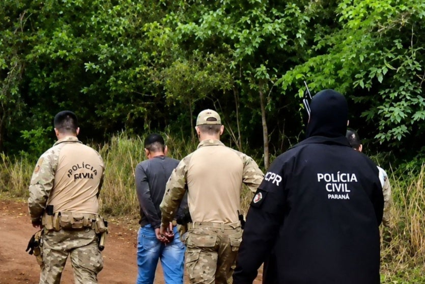 Vídeo mostra prisão em Umuarama de suspeito de ajudar a ocultar corpos de primas