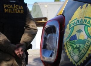 Colisão entre Fiat Argo e motoneta mobiliza Polícia Militar em Umuarama