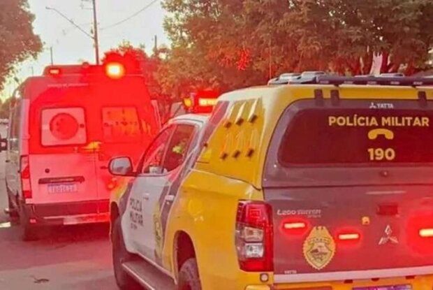 Viaturas da PM e do Samu.