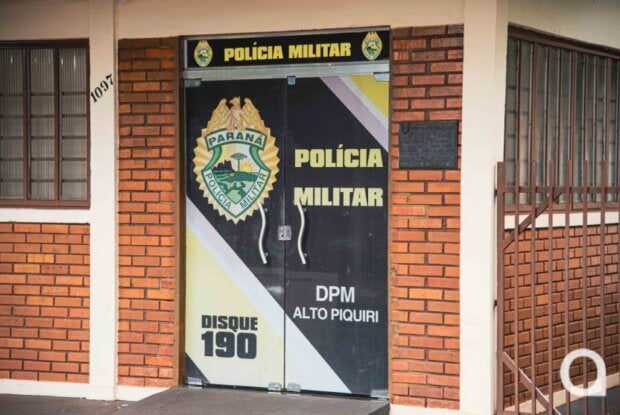 Policiais flagram adolescente conduzindo moto perto de escola em Alto Piquiri