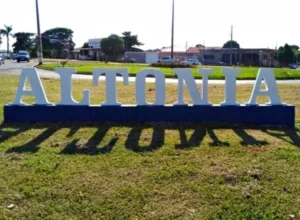 Letreiro de entrada de Altônia.