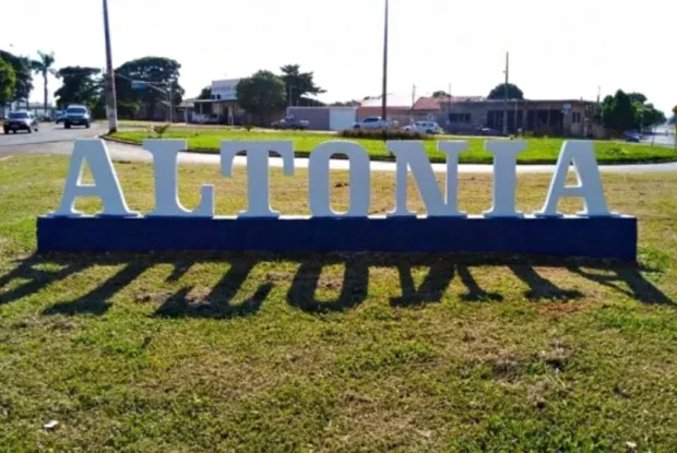 Letreiro de entrada de Altônia.
