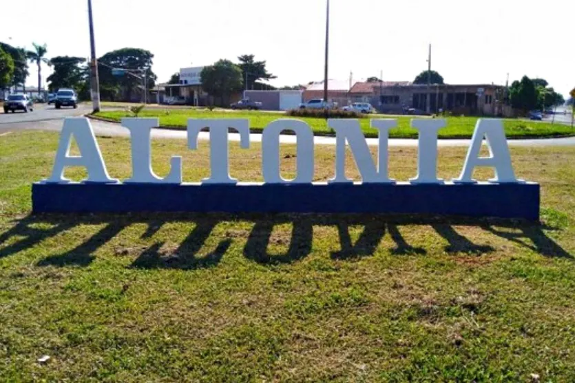 Letreiro de entrada de Altônia.