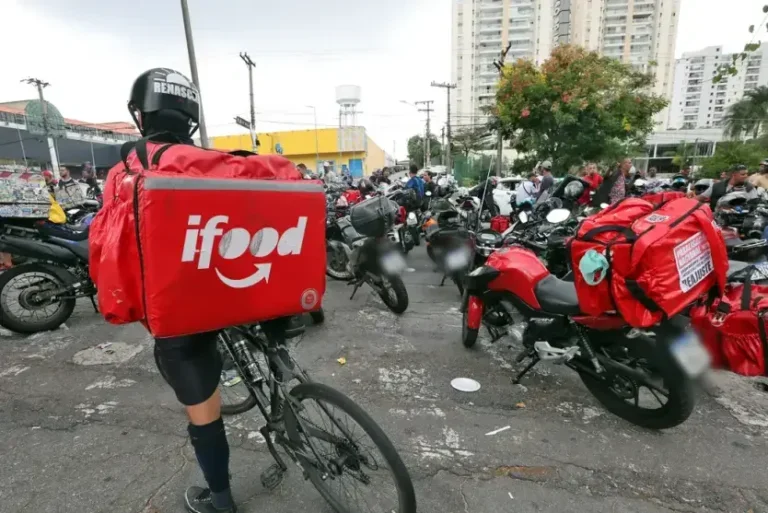 Anvisa libera venda de medicamentos por plataformas como iFood e Rapp