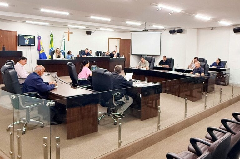 Câmara de vereadores de Umuarama aprecia quatro projetos em sessão extraordinária