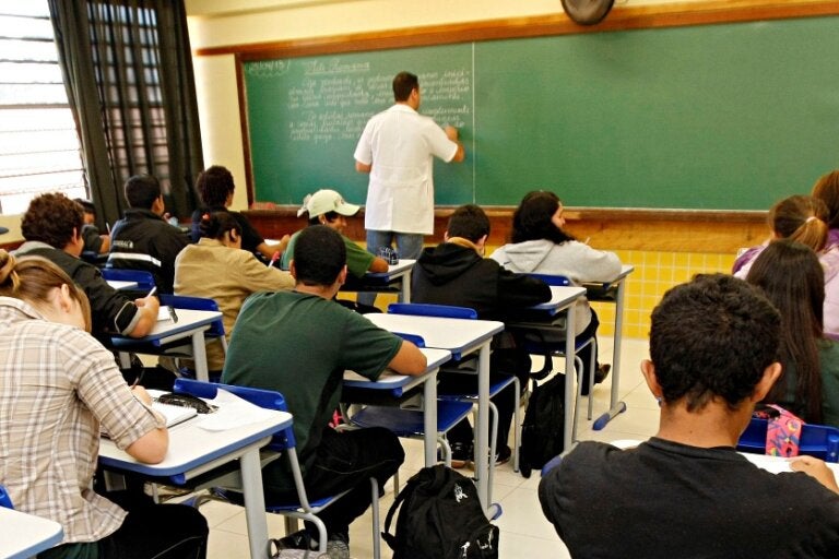 Rede estadual: Candidatos à vaga de professor pelo PSS podem alterar suas inscrições