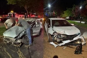Carros envolvidos em acidente causado por tentativa de fuga da polícia em Iporã.