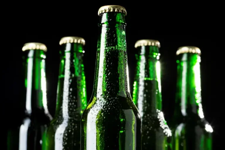 Criminoso pula muro, invade comércio e furta bebidas em Brasilândia do Sul