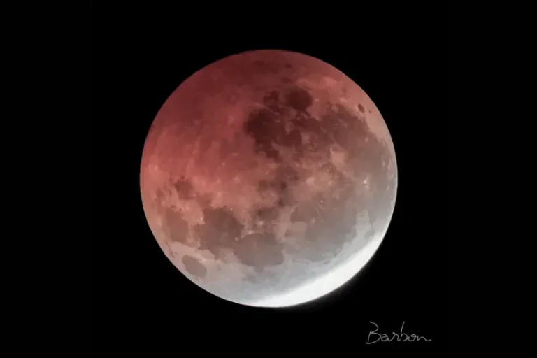 Eclipse parcial da Lua é registrado por moradores de Umuarama; veja fotos