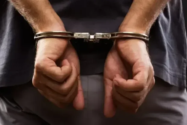 Homem é preso após importunação sexual e tentativa de agressão em clínica de Goioerê