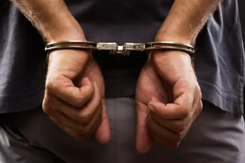 Homem é preso após importunação sexual e tentativa de agressão em clínica de Goioerê