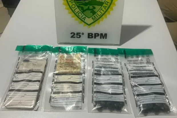 Homem é preso com cocaína após suspeita de tráfico por delivery em Umuarama