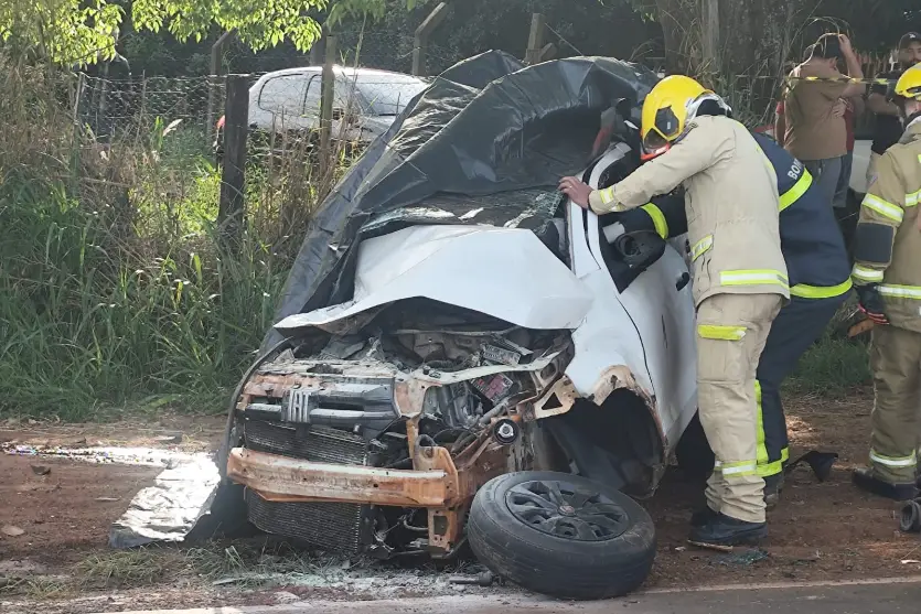 Homem morre em colisão entre Fiat Mobi de Umuarama e caminhonete na PR-180