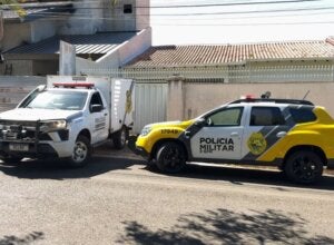 Viaturas do IML e da Polícia Militar.