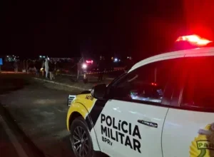 Jovem de 21 anos morre após carro sair da pista e capotar na PR-218, no Paraná
